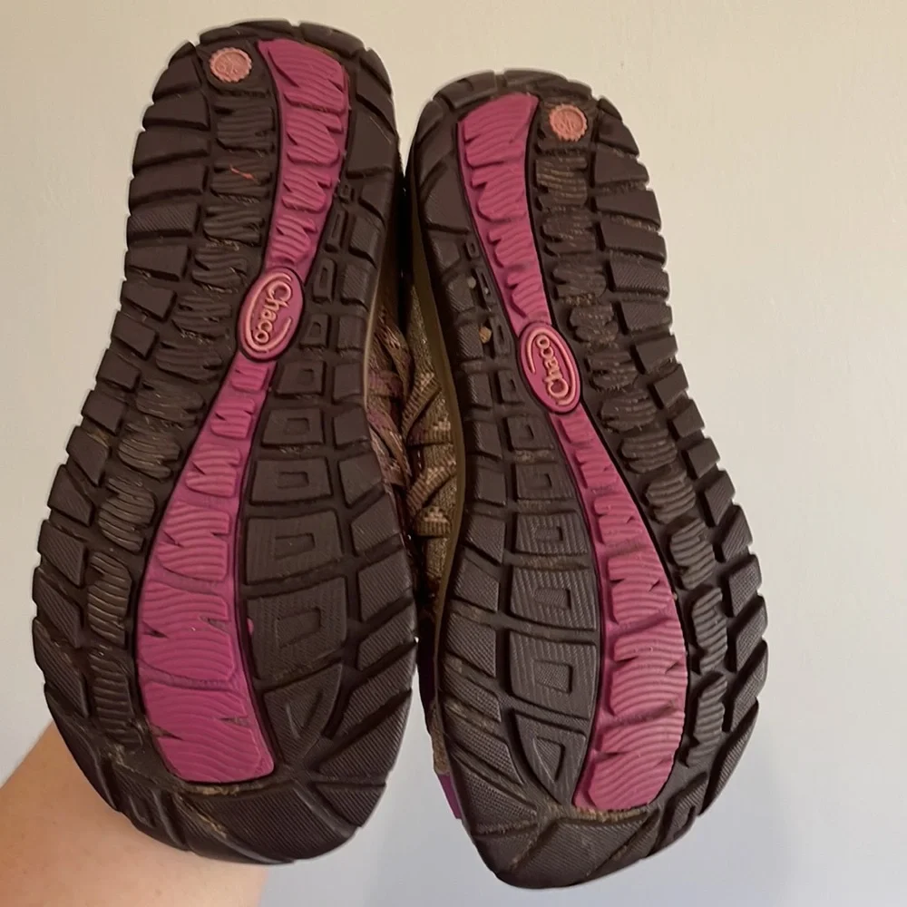 Chaco’s outcross water hiking shoes size 2 purple